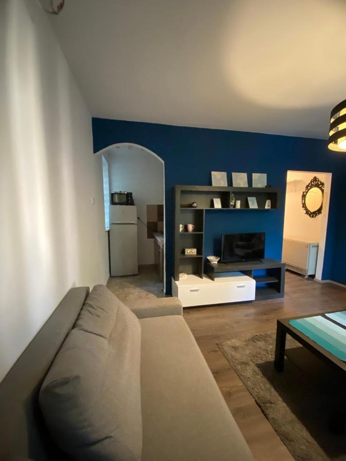 Studio 43 Belgrade Luaran gambar