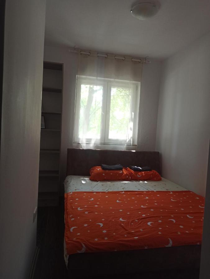 Studio 43 Belgrade Luaran gambar